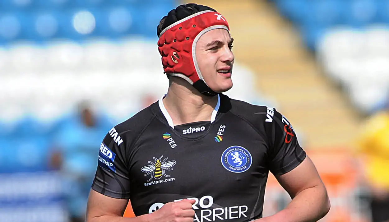 Swinton youngster joins Oldham on loan