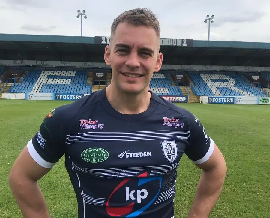 Salford sign Featherstone pair