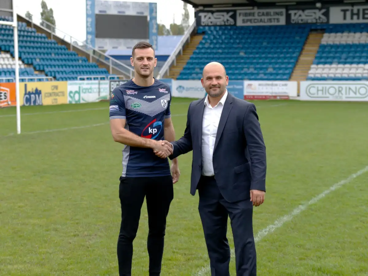 Featherstone sign Craig Hall from Hull KR