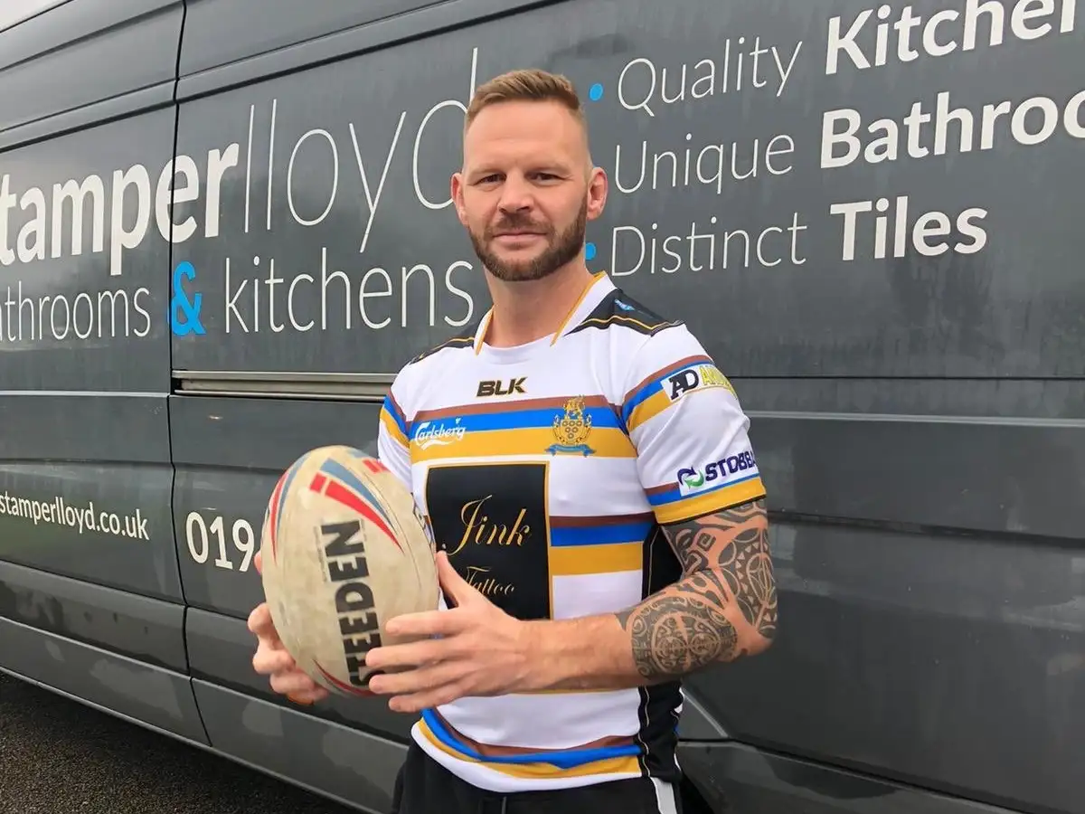 Jamie Thackray signs for Whitehaven at the age of 40