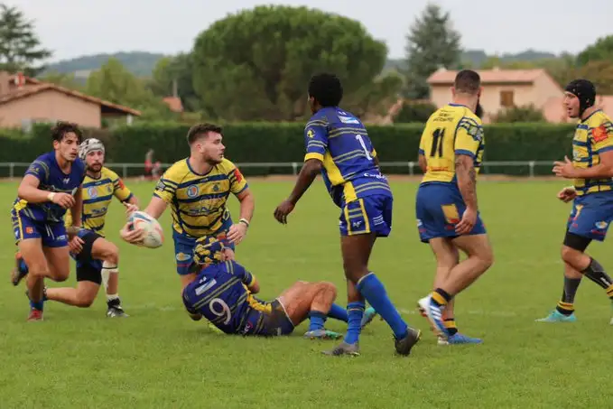 French round-up: New leaders, Lescure beat Toulon 36-1 and Moroccan half-back off to Carpentras