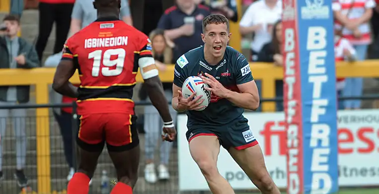 Swinton sign Liam Forsyth from Leigh