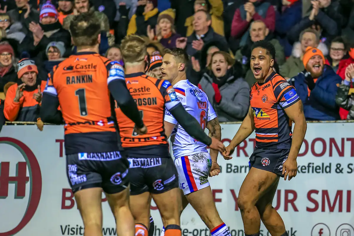 Castleford claim bragging rights by beating Wakefield