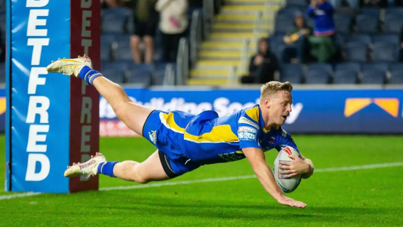 Lachie Miller scores a try v Catalans Dragons in 2024