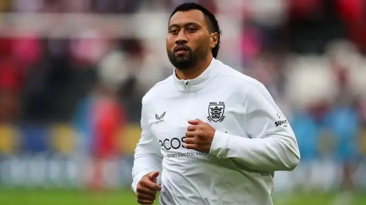 Ligi Sao warming up for Hull FC