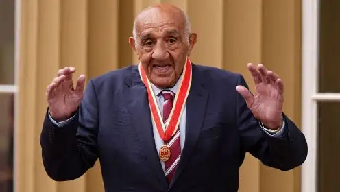 Matt Peet’s classy words on Billy Boston following knighthood as touching tribute made