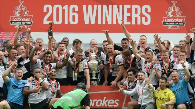 Hull FC lift Challenge Cup 2016