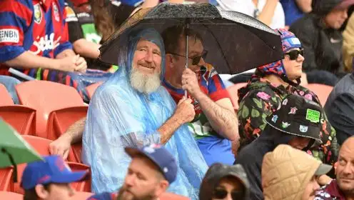 Lightning forces dramatic player evacuation mid-game during Sydney derby