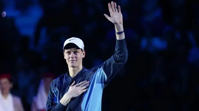 Jannik Sinner thanks the crowd at the 2024 ATP Finals in Turin
