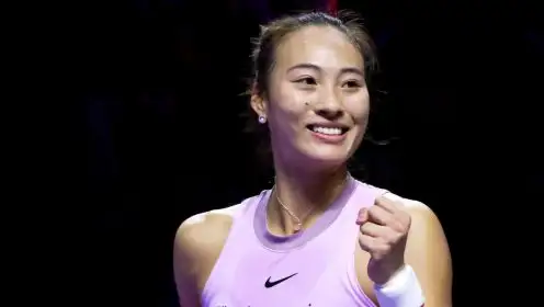 Zheng Qinwen in action