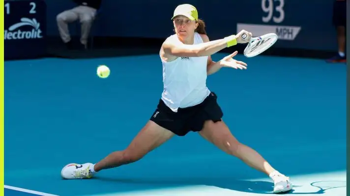 Iga Swiatek in action at the 2025 Miami Open