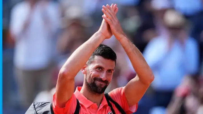 Novak Djokovic leaves the court