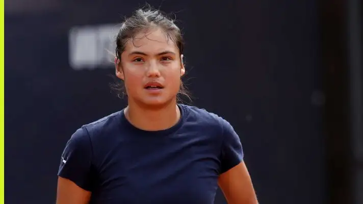 Pictured: Emma Raducanu takes a breather