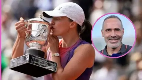 Pictured: Iga Swiatek and Alex Corretja.