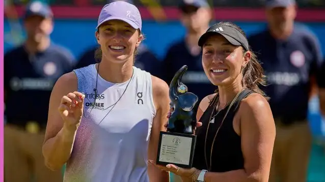 Pictured: Iga Swiatek and Jessica Pegula