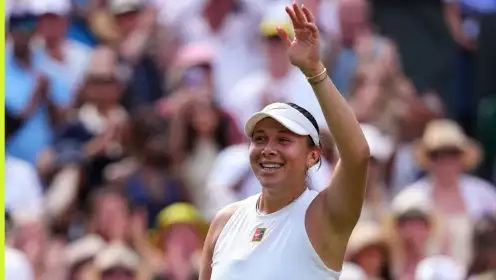 Amanda Anisimova celebrates