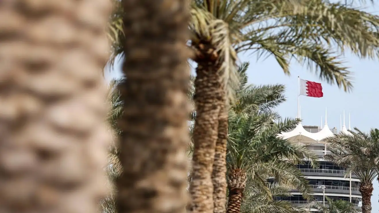 F1 2025 testing: Bizarre red flags continue with BUS in Bahrain!