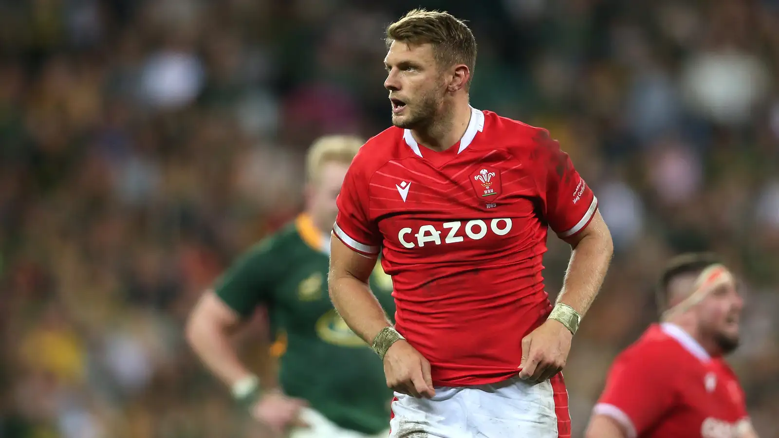 Daniel Raggatt Wales Dan Biggar: Wales and Saints fly-half to see specialist after knee ...