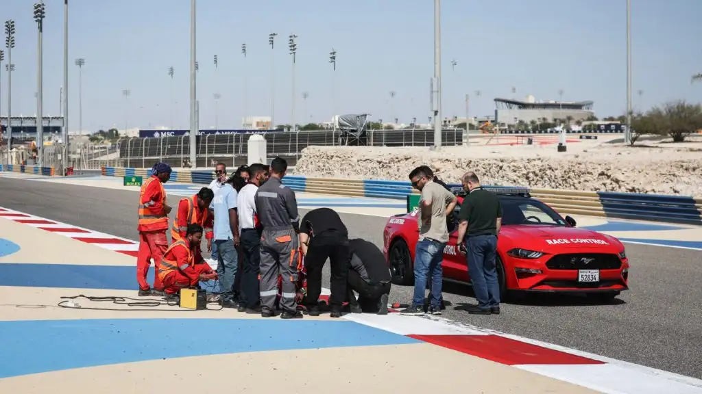 FIA opts for no-nonsense fix on Bahrain drain cover issues