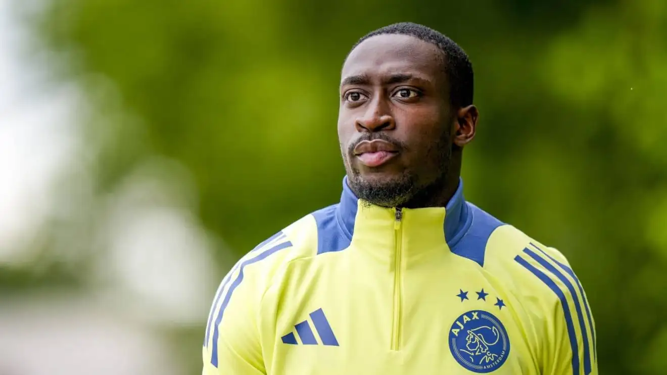 Carlos Forbs - Ngòi Nổ Hứa Hẹn của Bóng Đá Bồ Đào Nha Carlos Forbs - Ngòi Nổ Hứa Hẹn của Bóng Đá Bồ Đào Nha